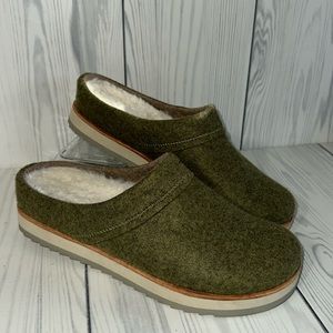 Merrell Green Clogs